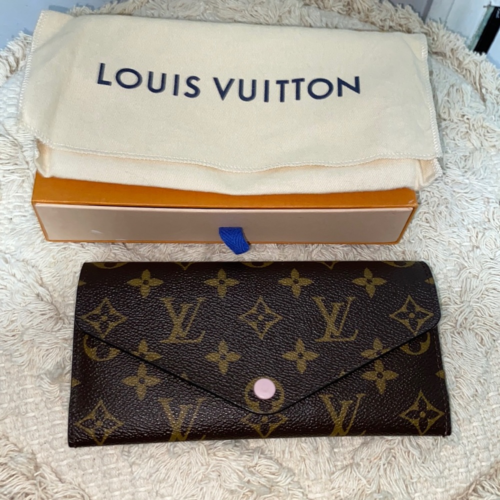 *SOLD* Authentic Louis Vuitton Josephine Wallet